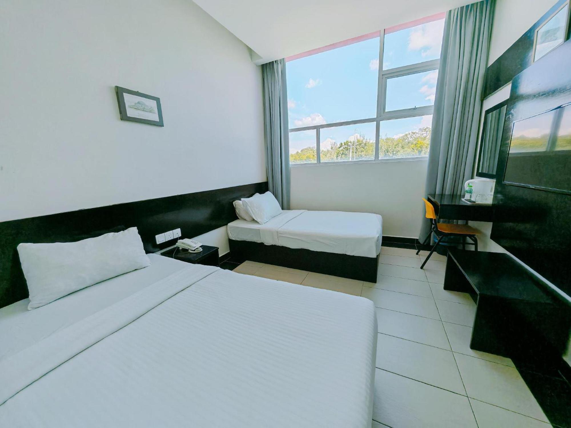 Citrine Hotel Seri Iskandar Esterno foto