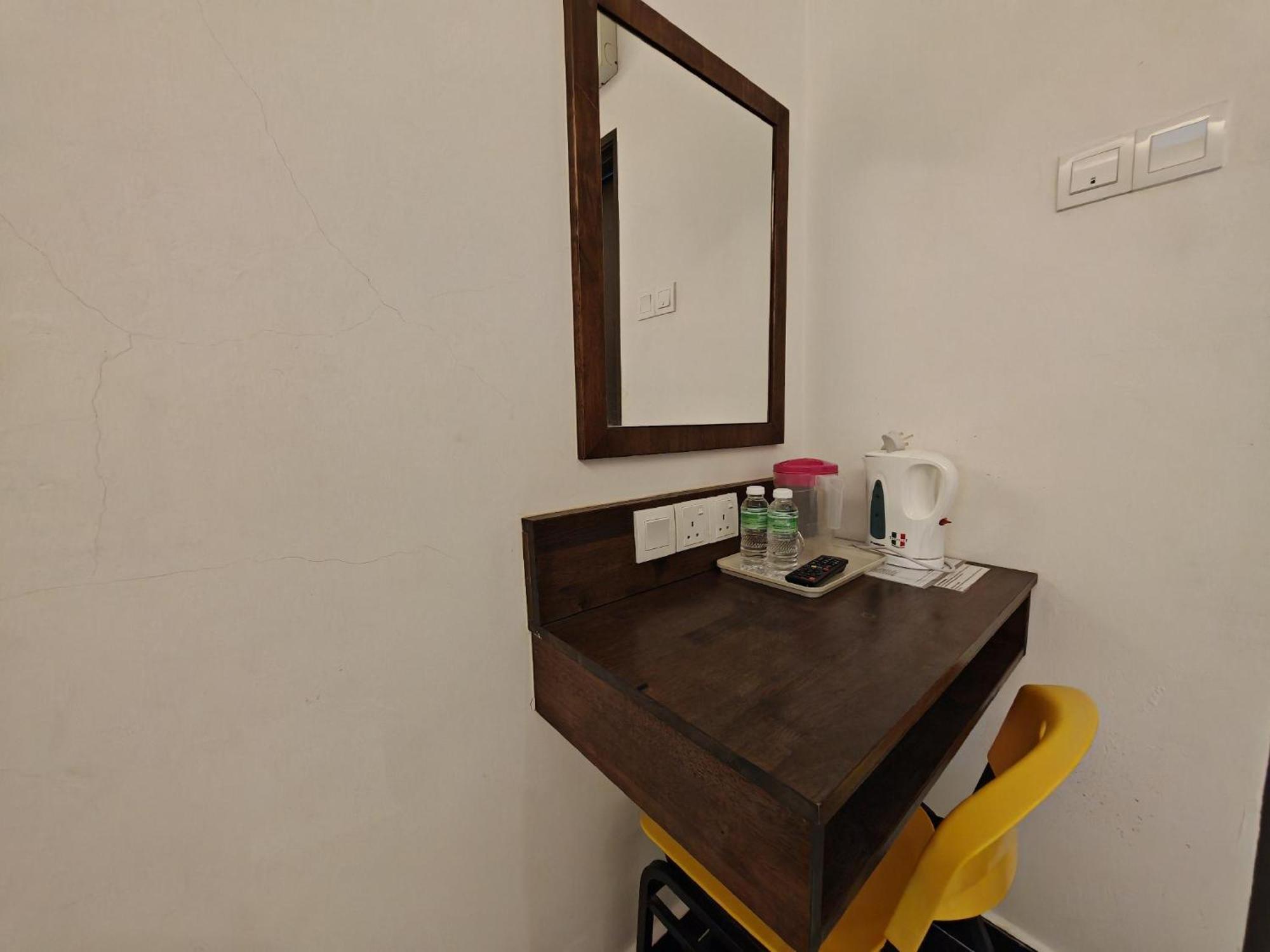 Citrine Hotel Seri Iskandar Esterno foto