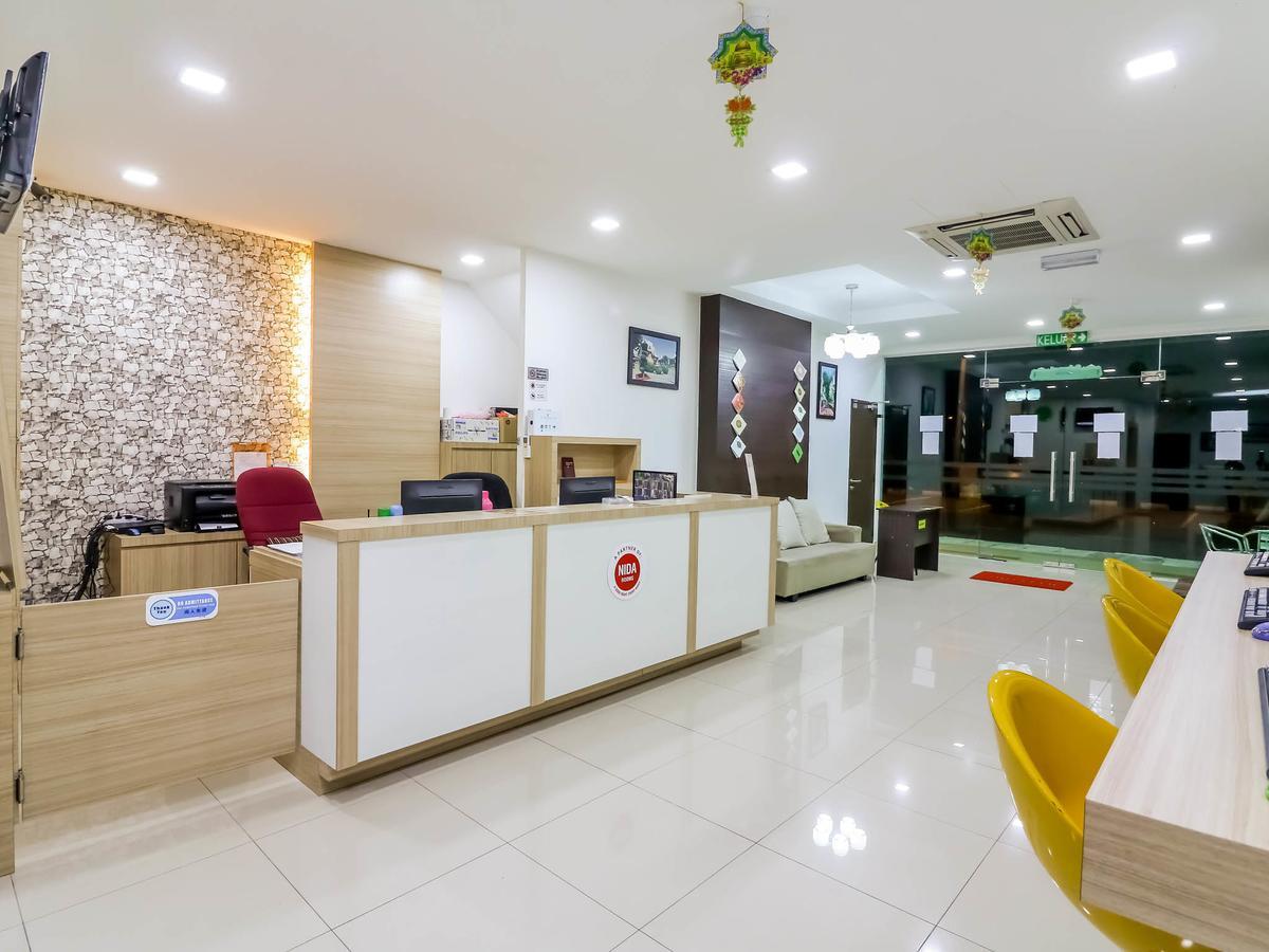 Citrine Hotel Seri Iskandar Esterno foto